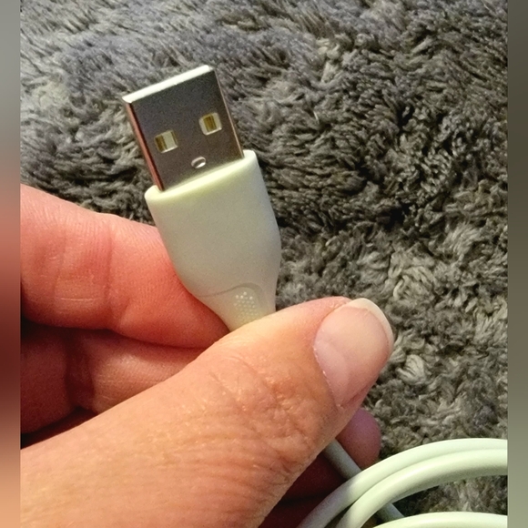IPhone13 pro charging cord - Picture 12 of 12